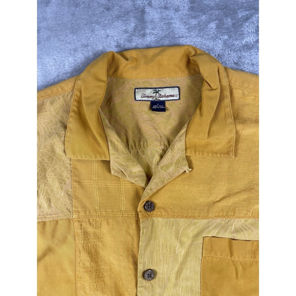 Tommy Bahama Men's Shirt Size L Short Sleeves Gold/Yellow Patchwork 100% Silk